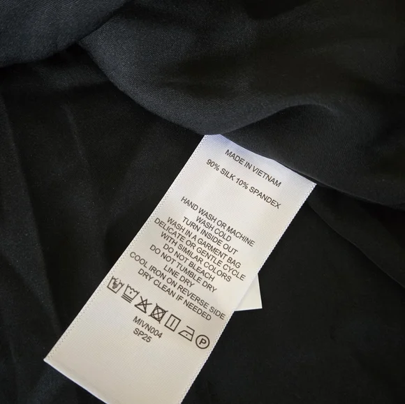 Quince Washable Stretch Silk Black Tank Top Size 1x - Picture 7 of 7